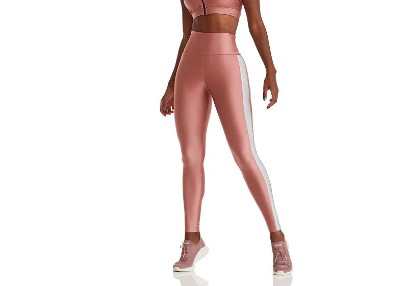 Tecido para legging: Dry Fit de Poliamida Legging rosê em tecido para legging Dry Fit de Poliamida, com brilho acetinado e recorte lateral branco.
